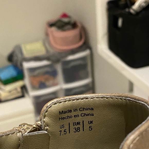 “Call it Spring” (vegan) leather low boots, size 7.5 US women’s - Picture 4 of 6